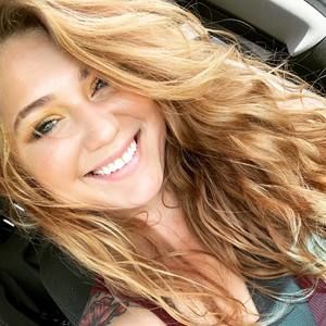 Meet your Posher, Daniellea